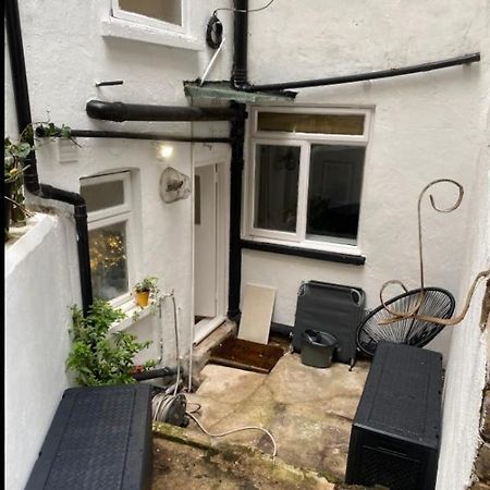 Central Private Double Bedroom In A 2Bedroom Apartment, Connected Via Underground, Overground And Many Bus Routes London Exterior foto
