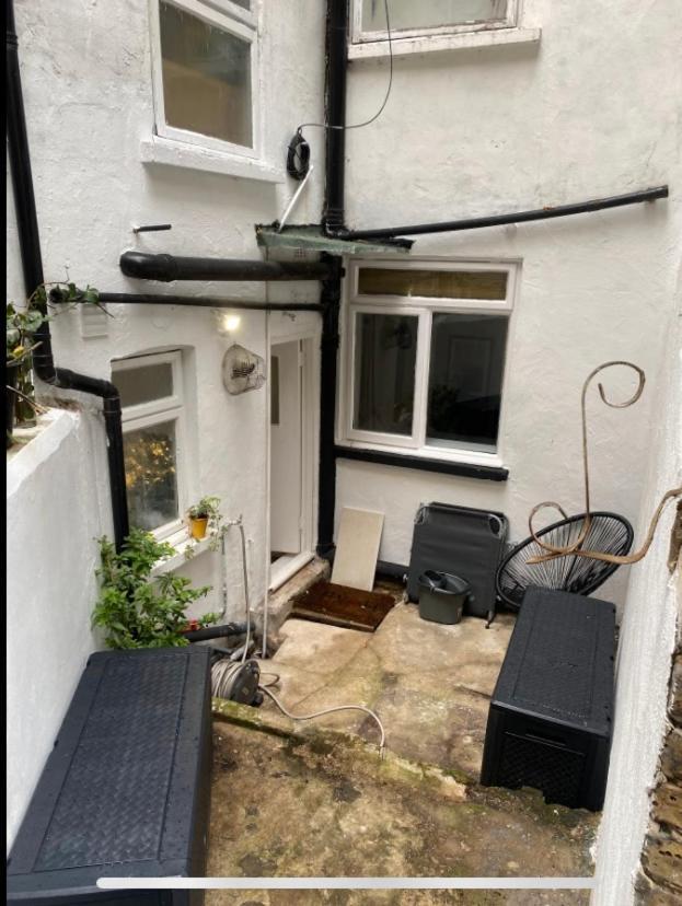 Central Private Double Bedroom In A 2Bedroom Apartment, Connected Via Underground, Overground And Many Bus Routes London Exterior foto